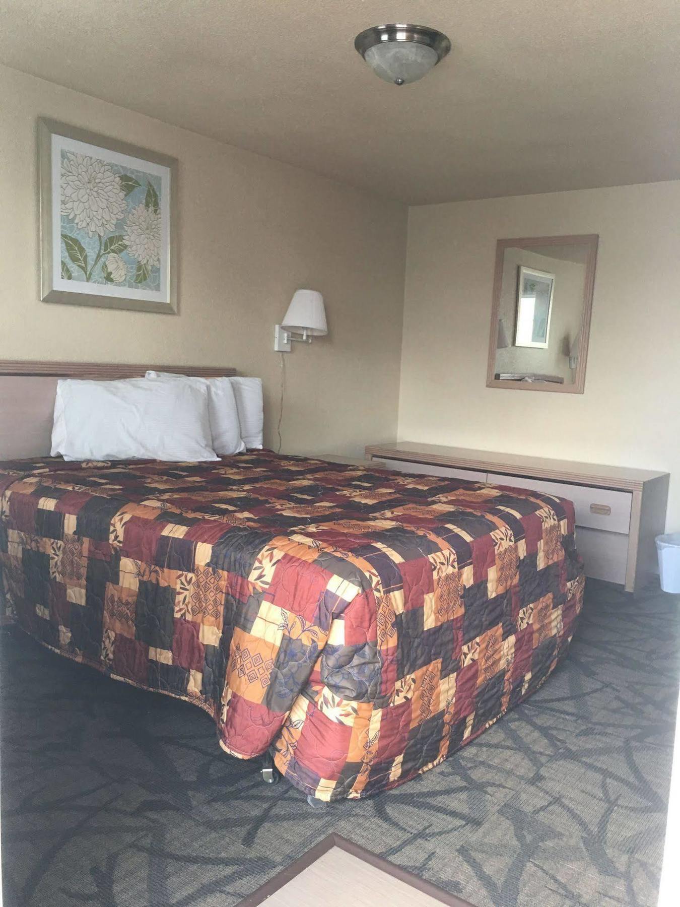 Bend Value Inn Zewnętrze zdjęcie